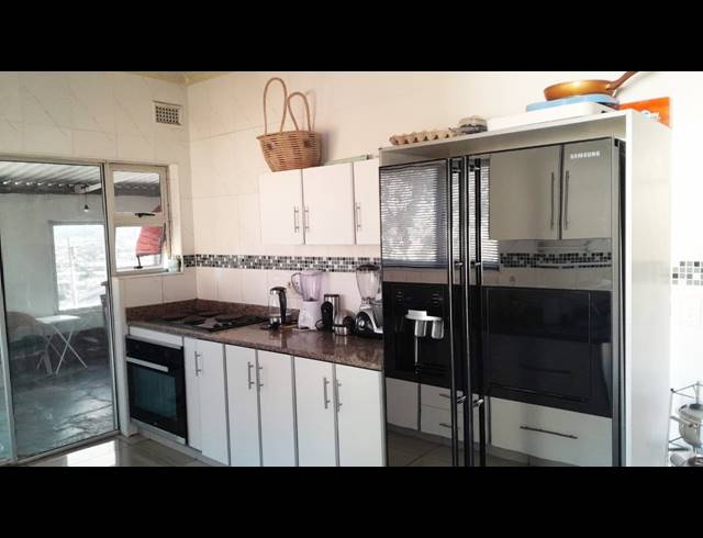 3 BEDROOM HOUSE FOR SALE IN BLUFF
